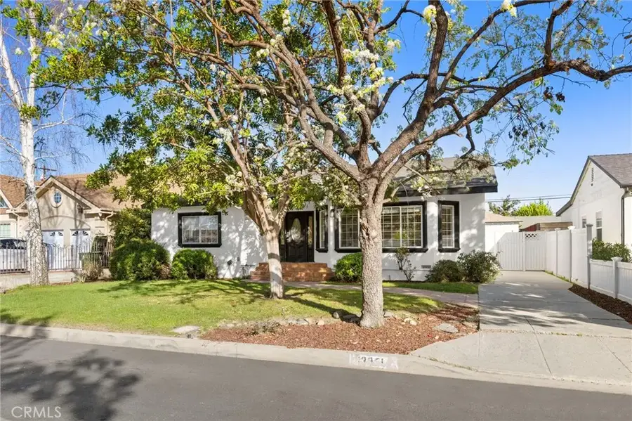 13951 Addison, Sherman Oaks, CA 91423 - Image #3