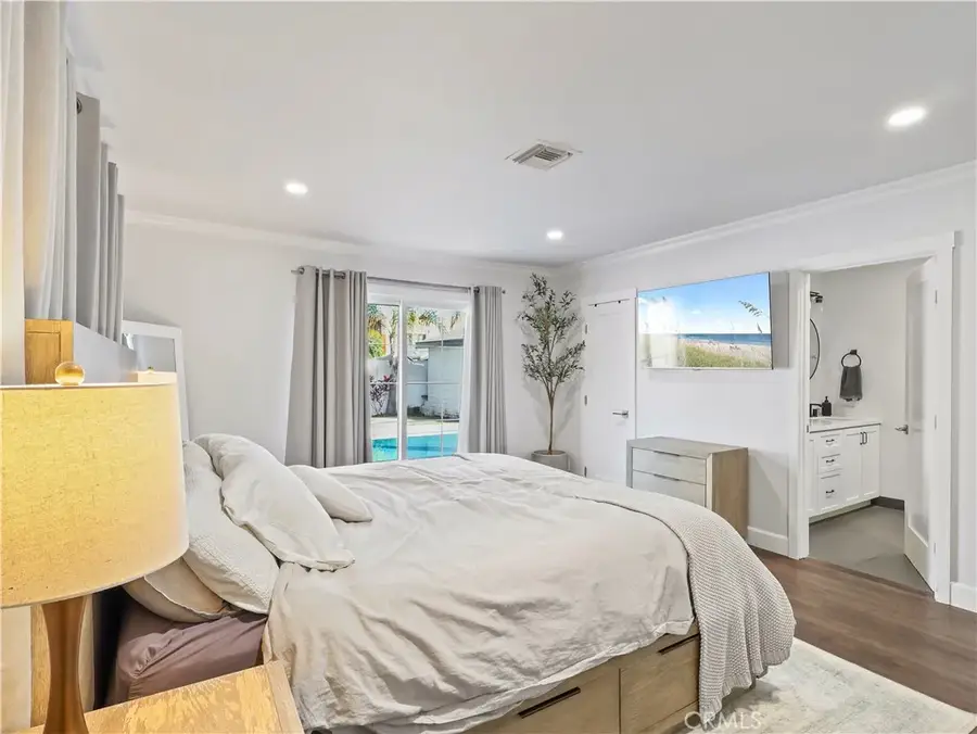 6900 Katherine Avenue, Van Nuys, CA 91405 - Image #3