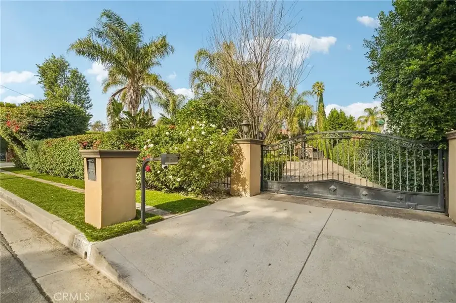 17401 Raymer Street, Northridge, CA 91325 - #2