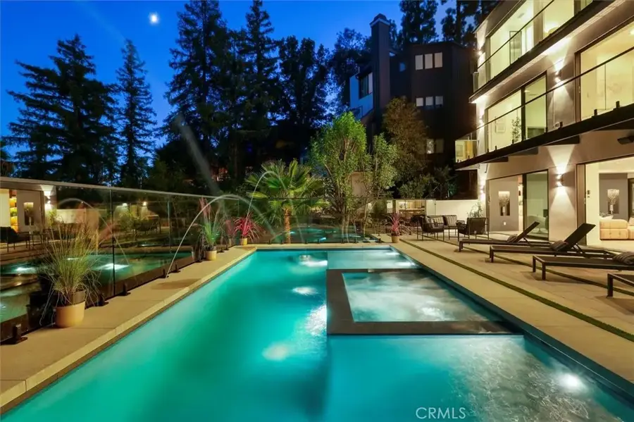 16800 Oak View, Encino, CA 91436 - Image #2