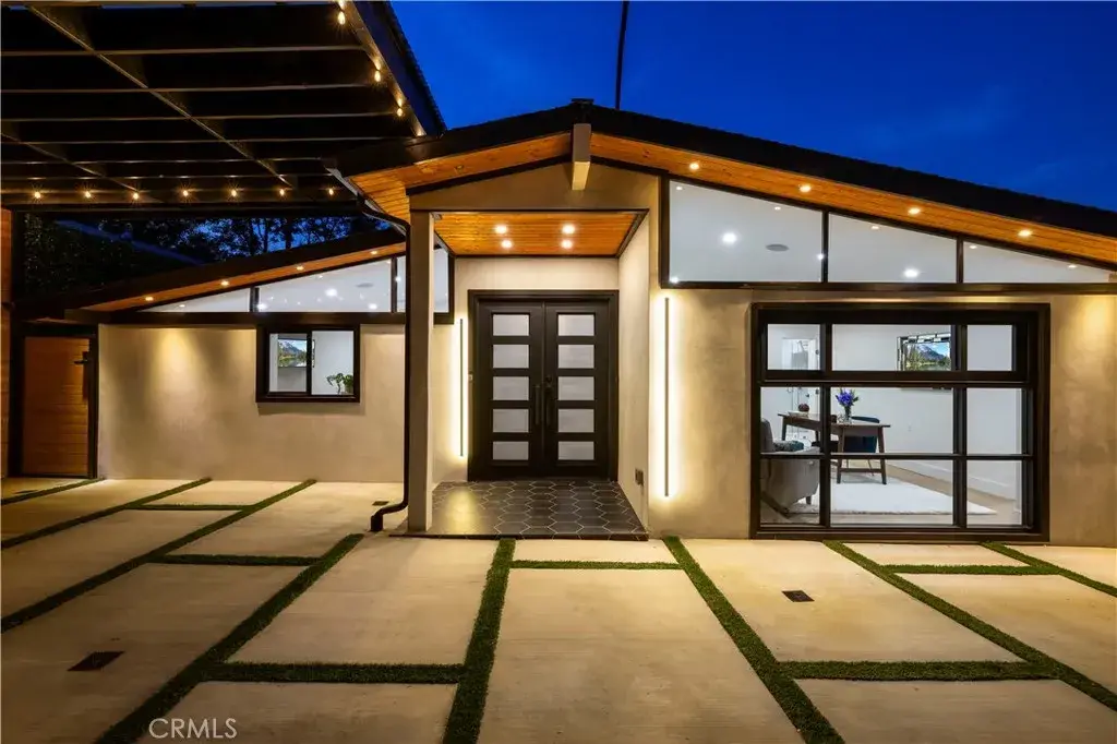 22263 Flanco, Woodland Hills, CA 91364 - Image #1