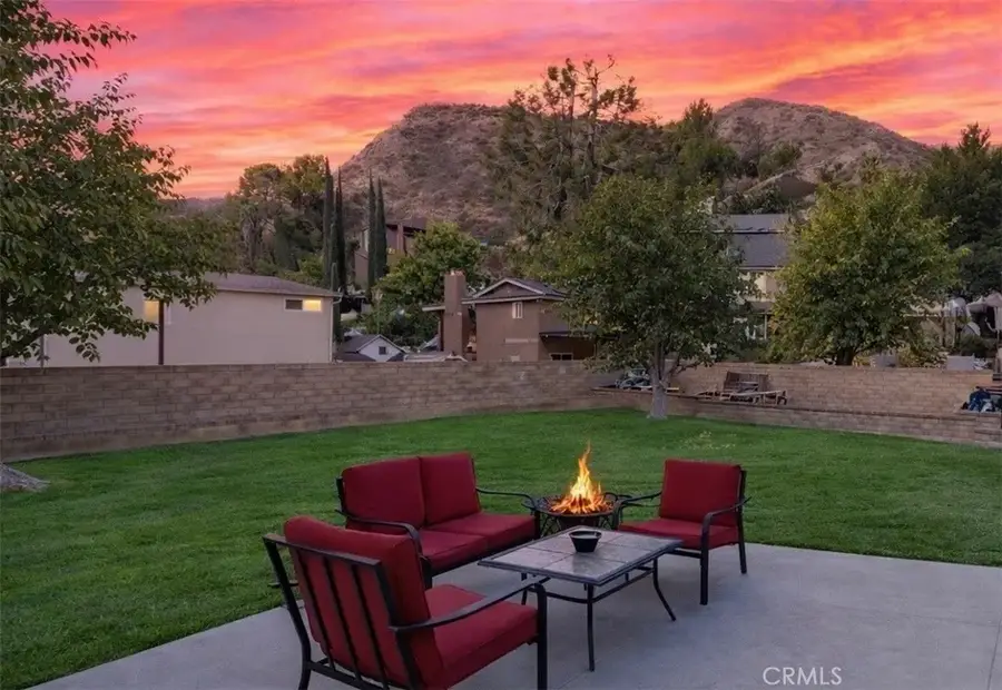 28975 Lotusgarden Dr, Canyon Country, CA 91387 - Image #2