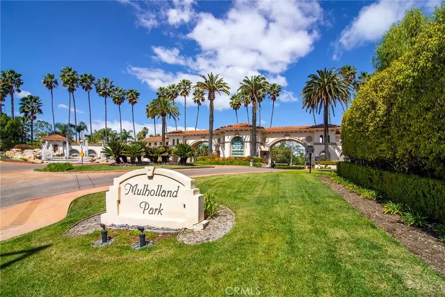 19134 Briarfield Way, Tarzana, CA 91356 - Image #2