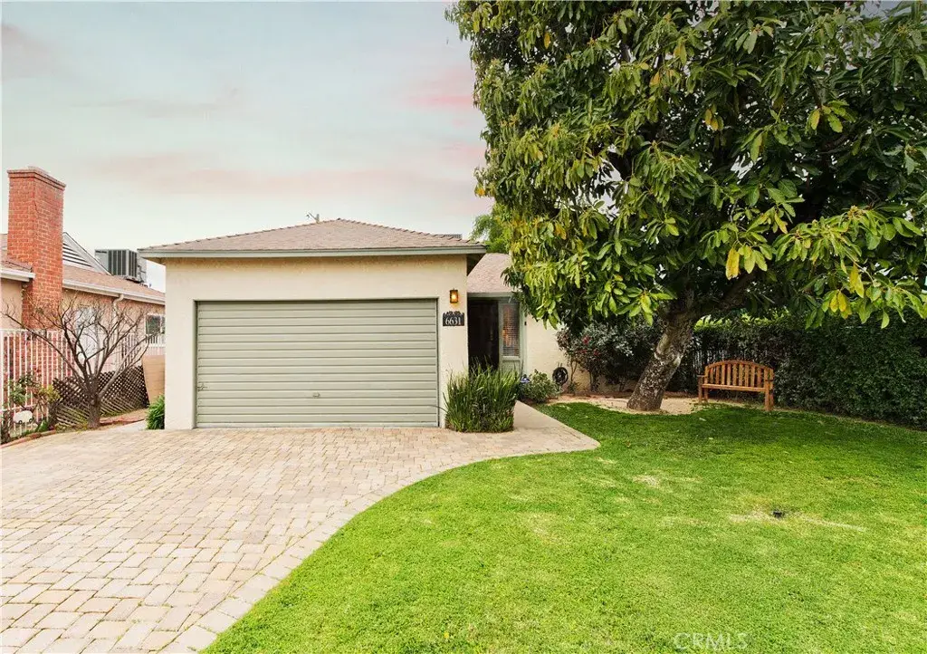 6631 Densmore Avenue, Lake Balboa, CA 91406 - #1