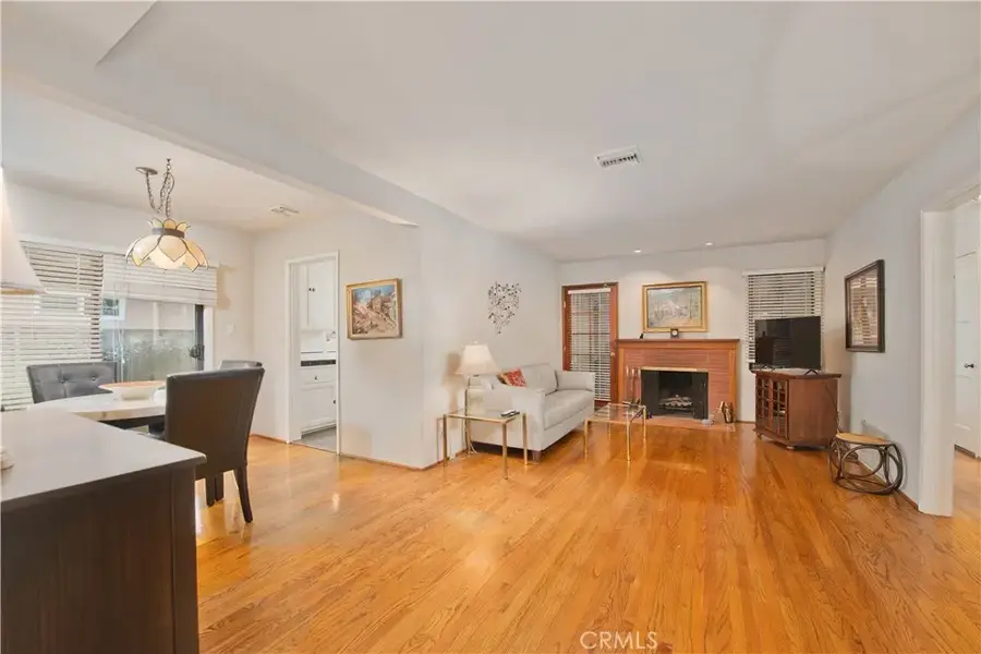 6631 Densmore Avenue, Lake Balboa, CA 91406 - #2