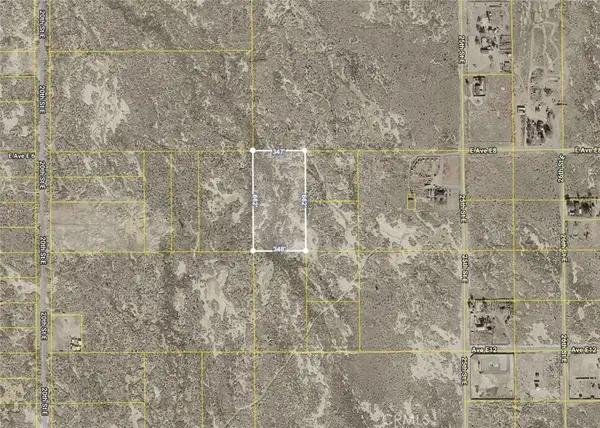 2300 E Avenue E8, Lancaster, CA 93535