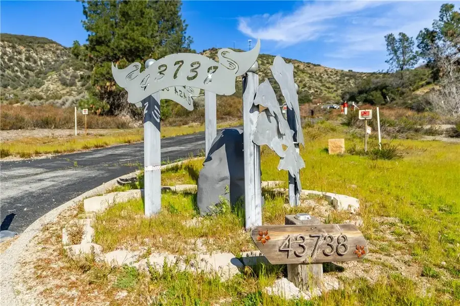 43738 Mountain View Rd, Lake Hughes, CA 93532 - #2