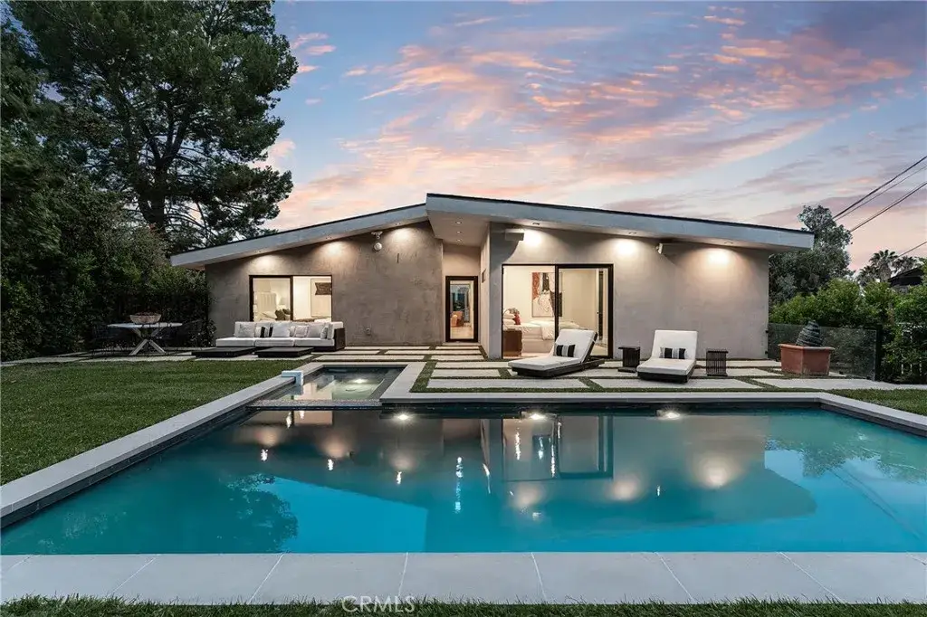 22268 Avenue San Luis, Woodland Hills, CA 91364 - #1