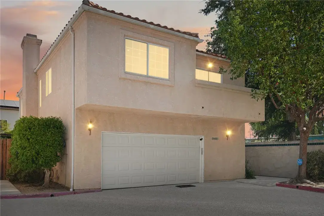 9400 Noble, North Hills, CA 91343 - #1
