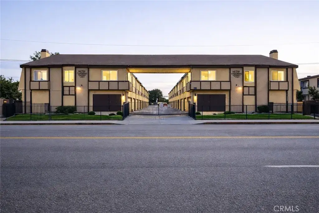 38710 10th St E #15, Palmdale, CA 93550 - #1