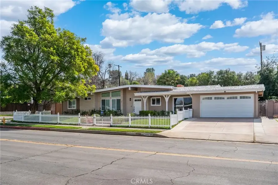 23000 Brenford Street, Woodland Hills, CA 91364 - #3