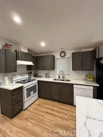 7560 Woodman #107, Van Nuys, CA 91405 - #2