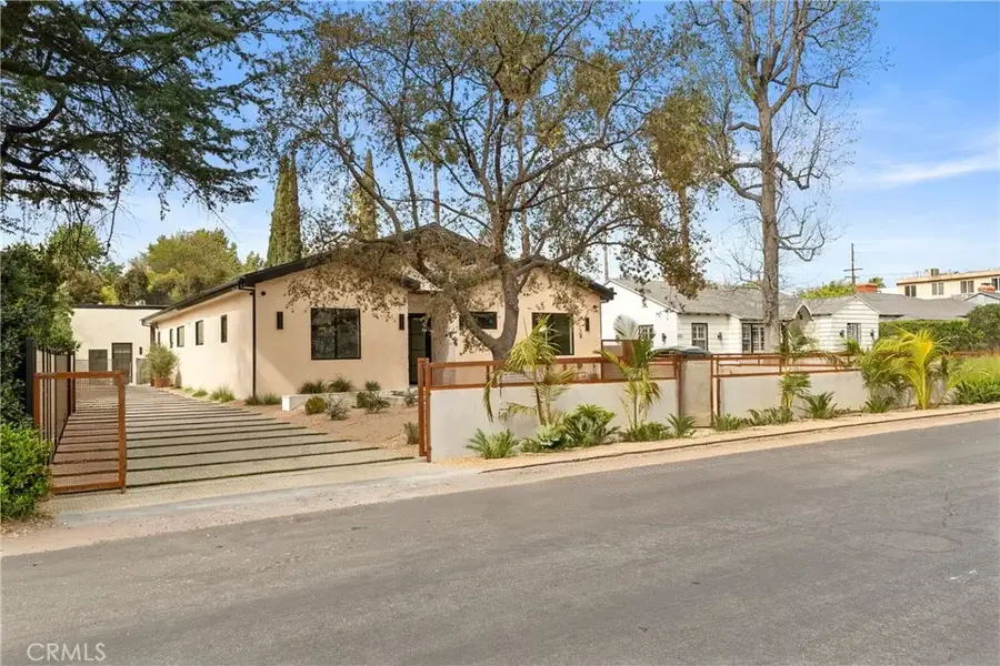 5525 Carpenter Avenue, Valley Village, CA 91607 - #2