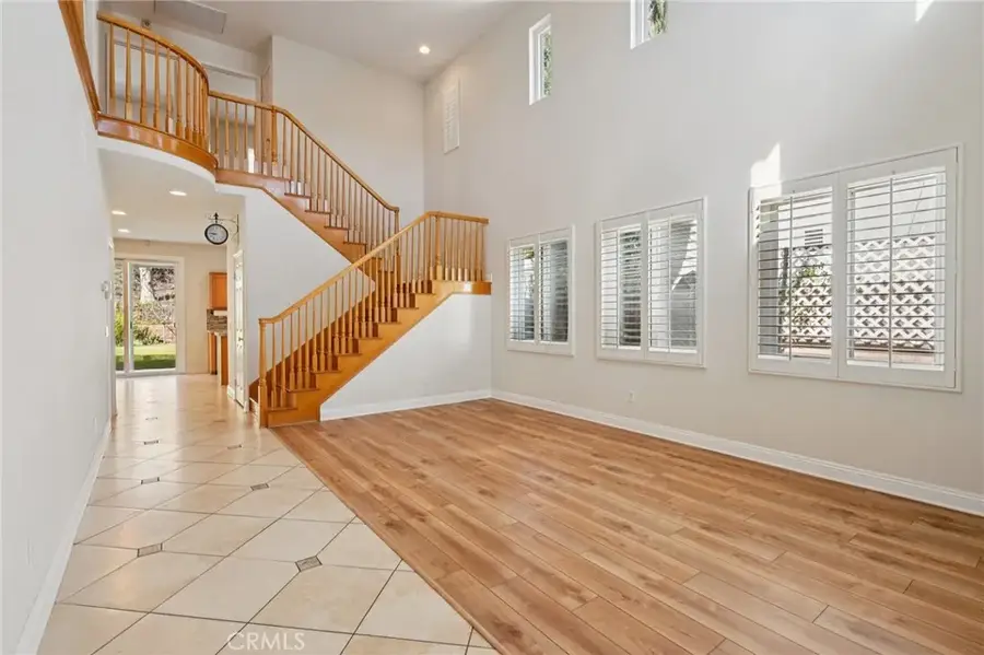 28643 Silverking, Saugus, CA 91390 - #2