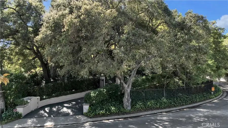 16700 Bosque Drive, Encino, CA 91436 - #2