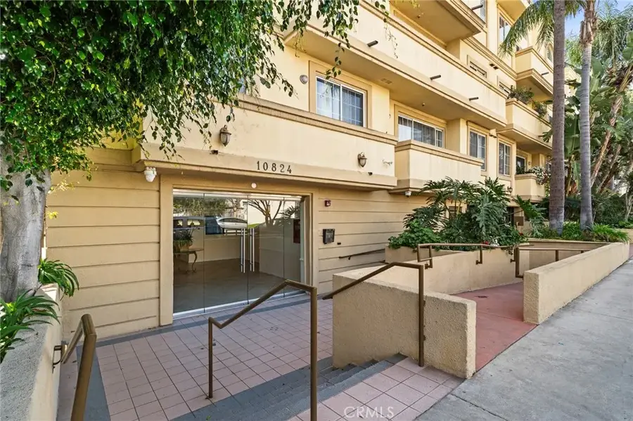 10824 Bloomfield #108, North Hollywood, CA 91602 - #2