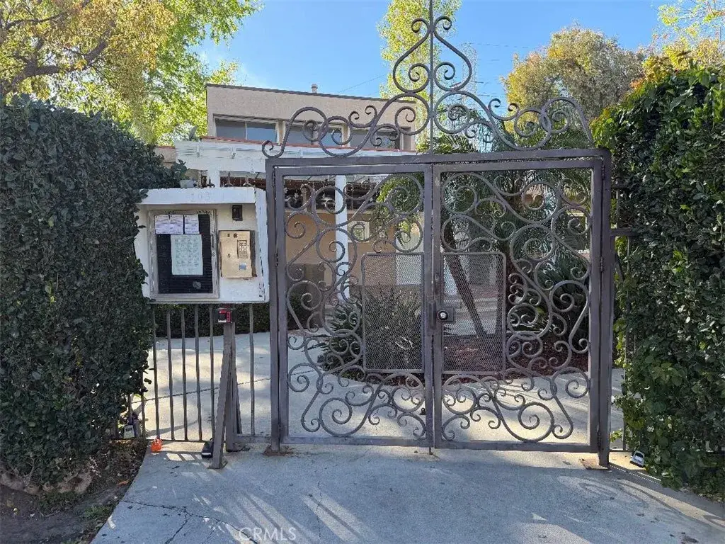 10331 Lindley Avenue #105, Northridge, CA 91326 - #1