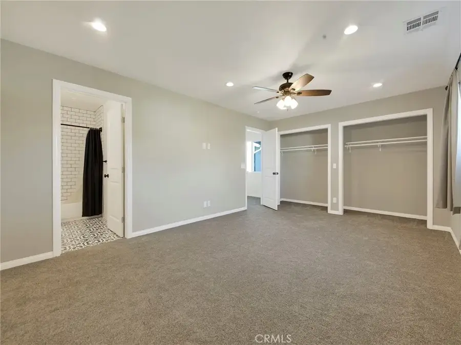 6215 Glide Avenue, Woodland Hills, CA 91367 - #2