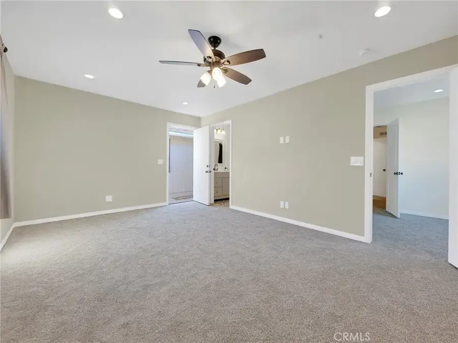 6215 Glide Avenue, Woodland Hills, CA 91367 - #3