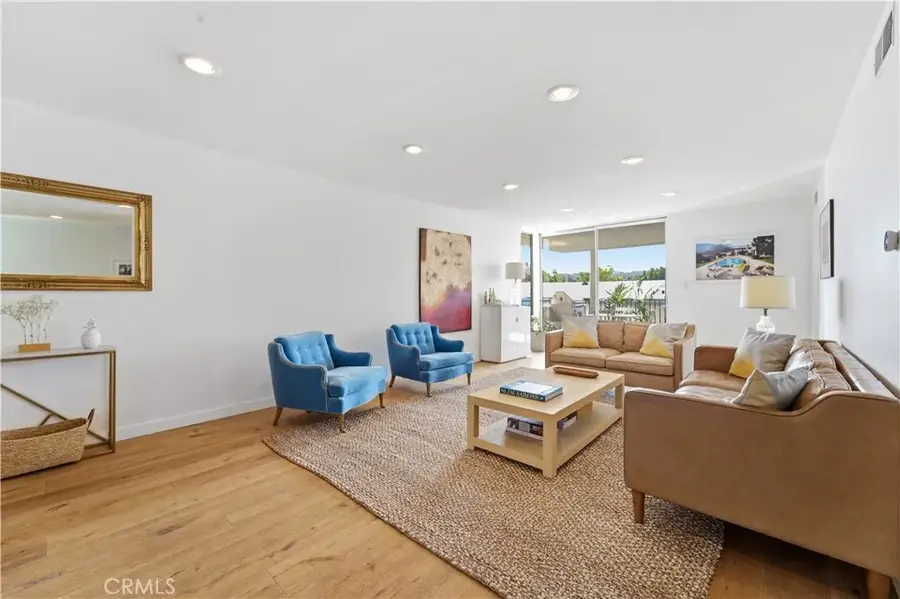 1550 N Laurel Avenue #201, Los Angeles, CA 90046 - #2