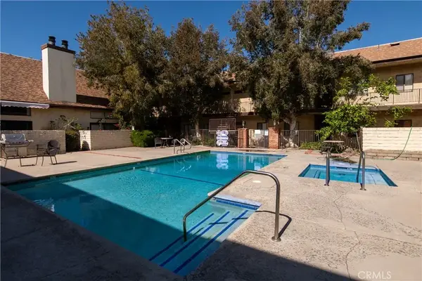 7632 Topanga Canyon #117, Canoga Park, CA 91304