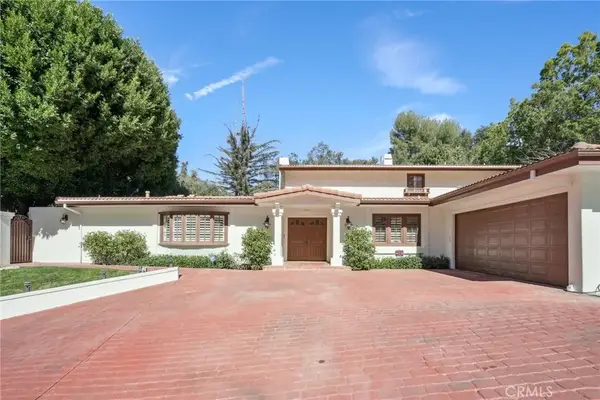 15815 Castlewoods Drive, Sherman Oaks, CA 91403