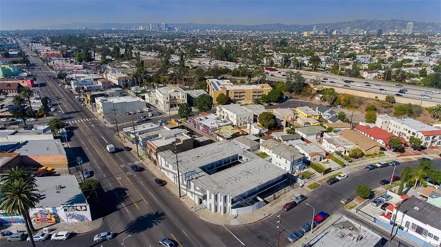 4905 W Adams Boulevard, Los Angeles, CA 90016 - #2