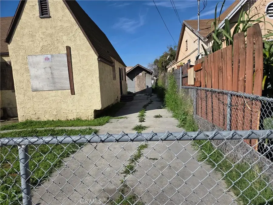 11727 Alabama, Los Angeles, CA 90059 - #3