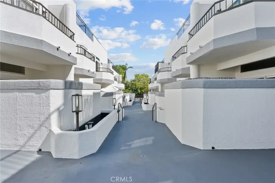 5010 Cahuenga Boulevard #107, North Hollywood, CA 91601 - #3