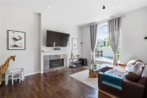 5244 Baza, Woodland Hills, CA 91364