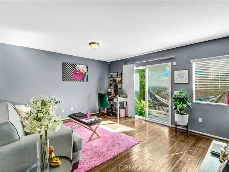 6840 De Celis, Lake Balboa, CA 91406 - #3