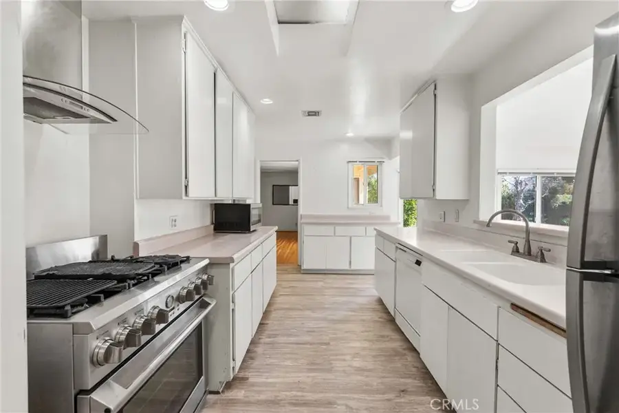 17917 Chase, Northridge, CA 91325 - #3