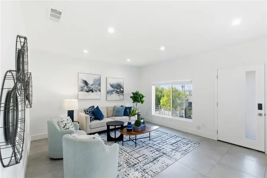 1364 S Ridgeley, Los Angeles, CA 90019 - #2