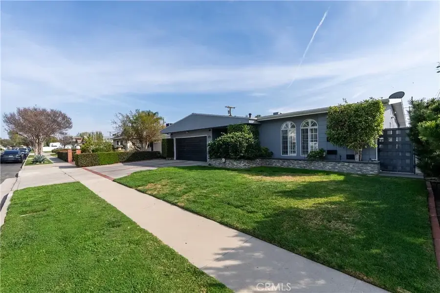 17200 Willard, Lake Balboa, CA 91406 - #2