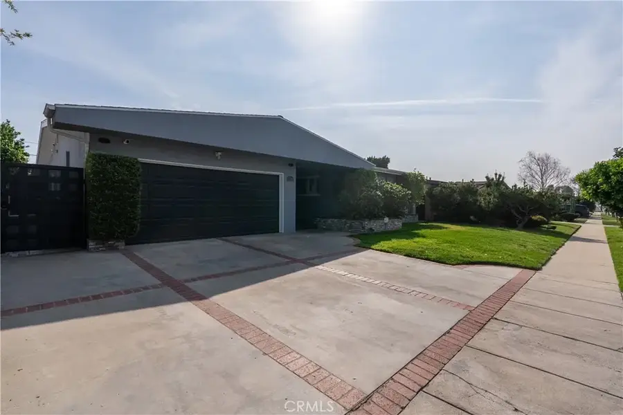 17200 Willard, Lake Balboa, CA 91406 - #3