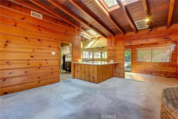 14813 Hartsook, Sherman Oaks, CA 91403