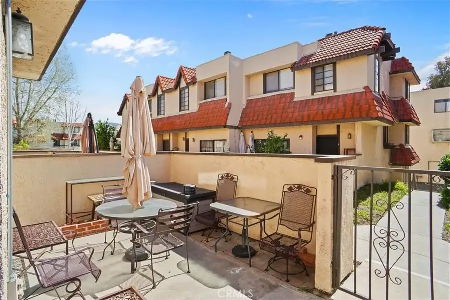 27617 Nugget Drive #1, Canyon Country, CA 91387 - #2