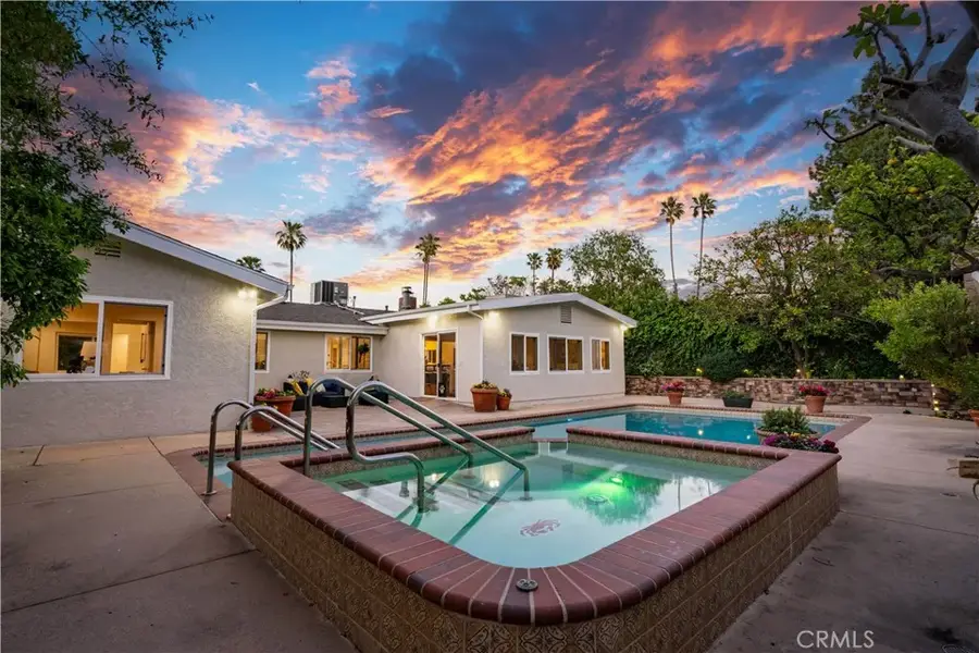 20624 Oxnard Street, Woodland Hills, CA 91367 - #2