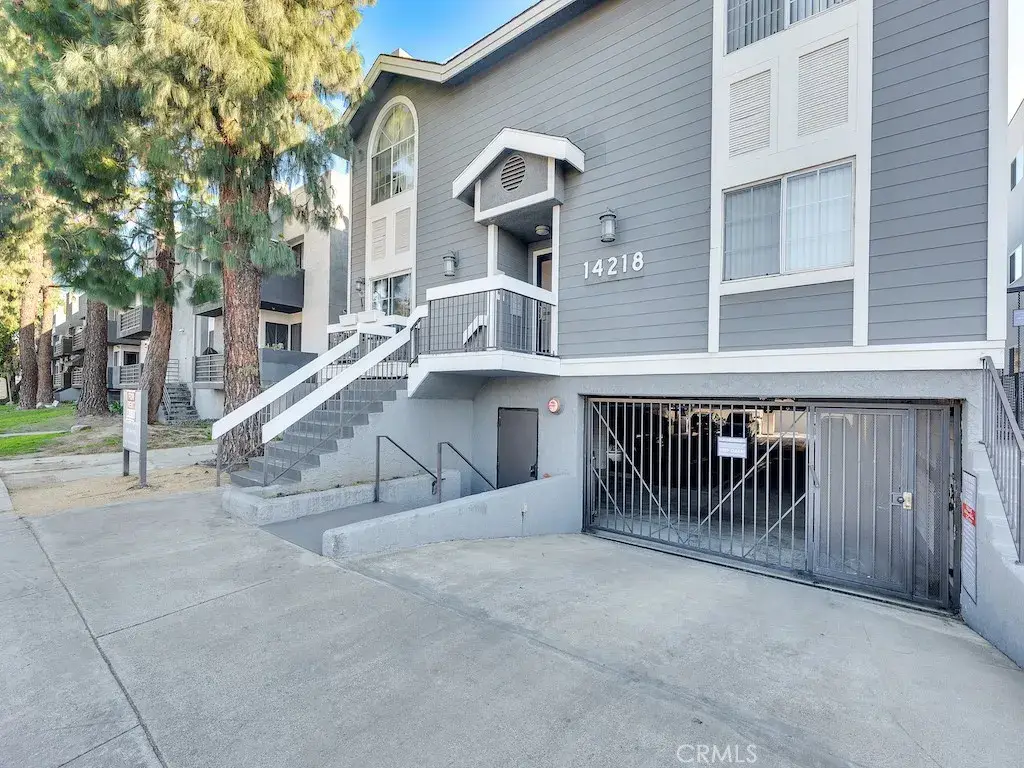 14218 Victory Boulevard, Van Nuys, CA 91401 - #1