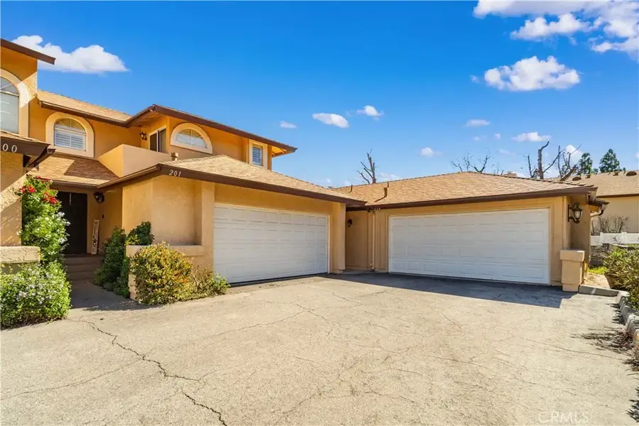 22914 Banyan Place #201, Saugus, CA 91390 - #2