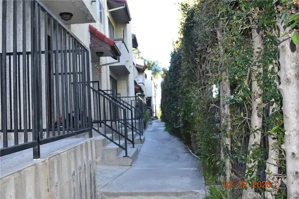 13203 Vanowen Street #8, North Hollywood, CA 91605