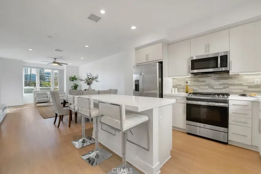 10832 W Riverton Court, Toluca Lake, CA 91602 - #3