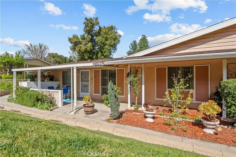 19156 Avenue Of The Oaks #B, Newhall, CA 91321 - #2