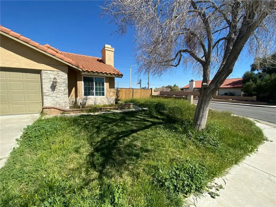 3217 E Avenue S1, Palmdale, CA 93550 - #2