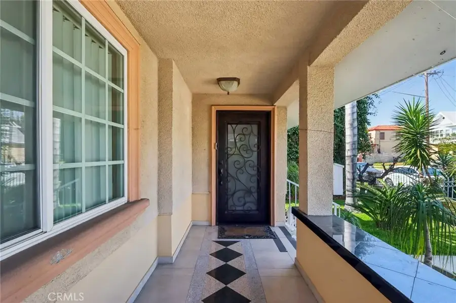 4520 Kingswell Avenue, Los Angeles, CA 90027 - #2
