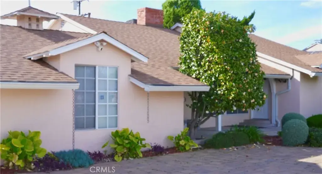 5517 Woodman Ave., Sherman Oaks, CA 91401 - #1