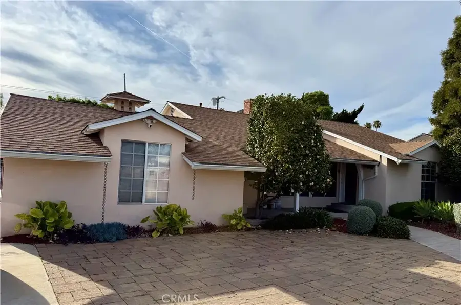 5517 Woodman Ave., Sherman Oaks, CA 91401 - #2
