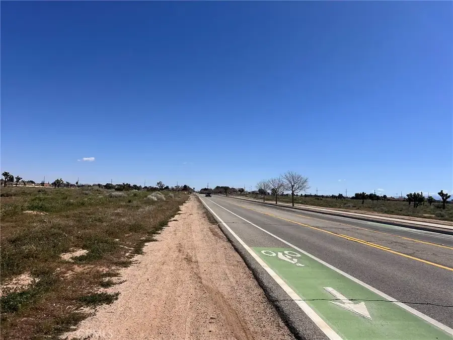 0 Avenue L8, Lancaster, CA 93534 - #3