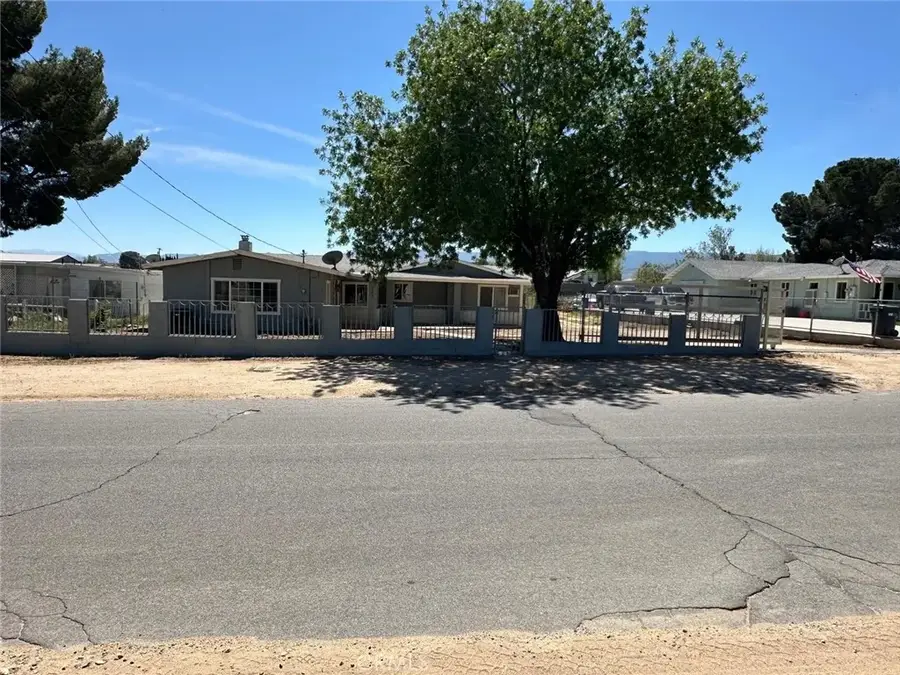 4550 W Avenue L2, Quartz Hill, CA 93536 - #2