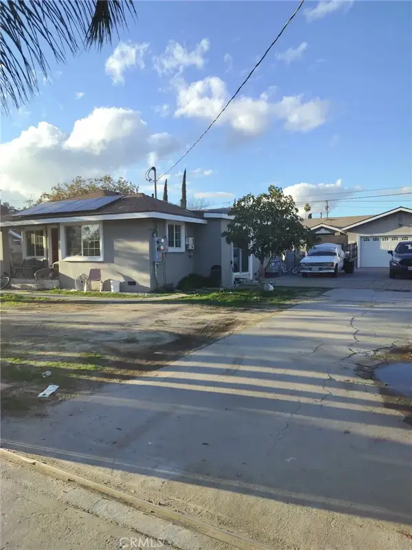 11823 Blythe, North Hollywood, CA 91605